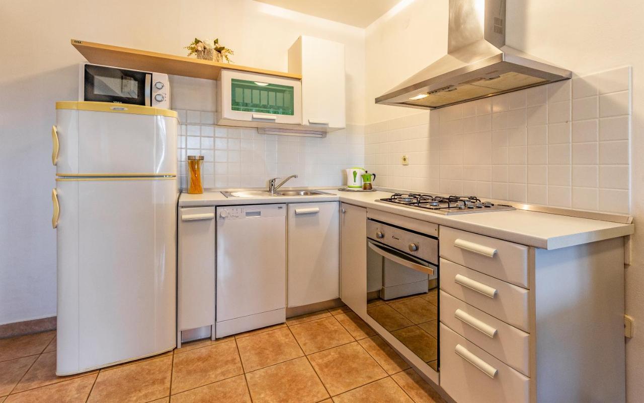 Olga'S Place-New Apartment 200 Mt From The Sea Pula Exterior foto